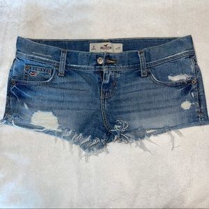 Hollister Size 5 (27) 100% Ripped Cotton Shorts